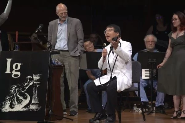 获“搞笑诺贝尔奖”医学教育奖 日医师当场DIY大肠镜!