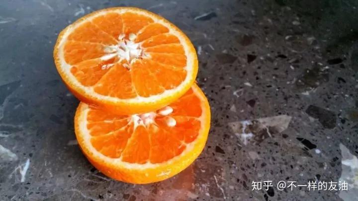 她在床头放了2只柠檬 一个月后发生了可喜的变化!