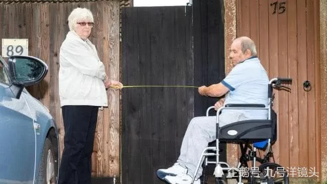 与邻居互杠十年只为争75厘米过道 老夫妇耗费130万终败诉!