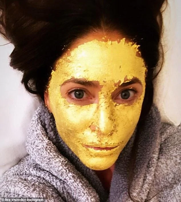 不惜血本只为美!英国知名女主持敷24K纯金面膜