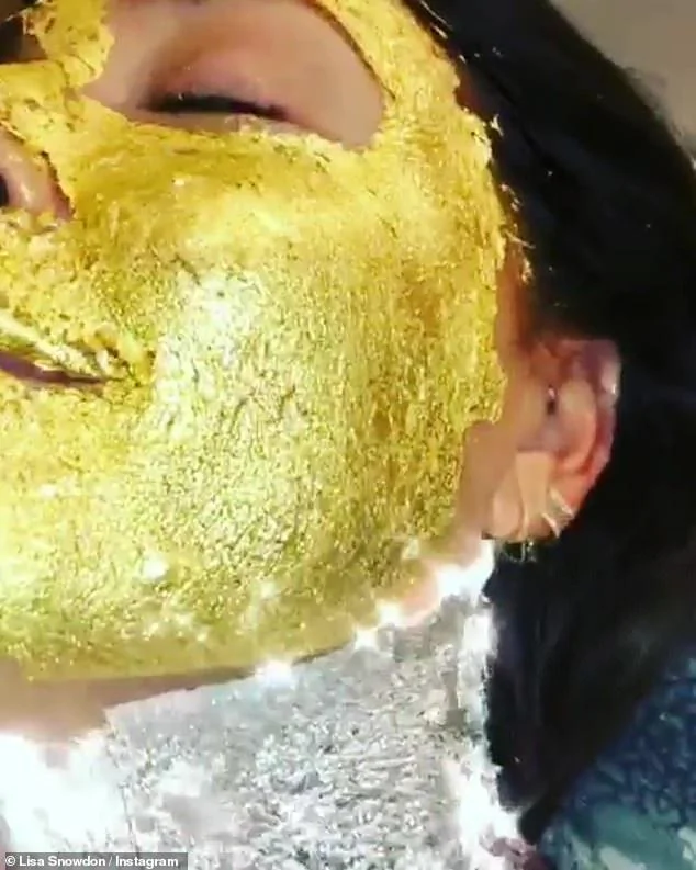 不惜血本只为美!英国知名女主持敷24K纯金面膜