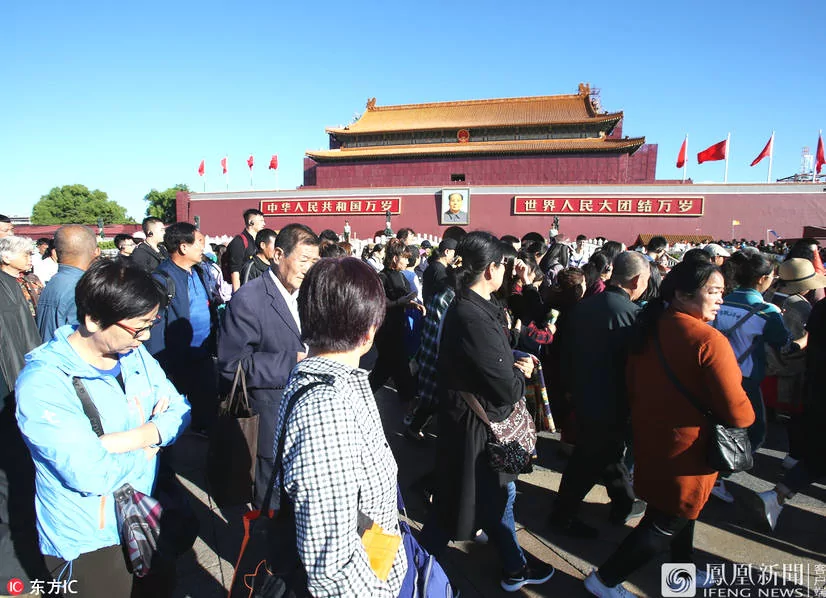 实拍:人山人海的中秋节假期又到了…!