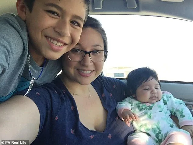 女婴顶着一头浓密头发出生惊呆护士 常被人问是否戴假发!