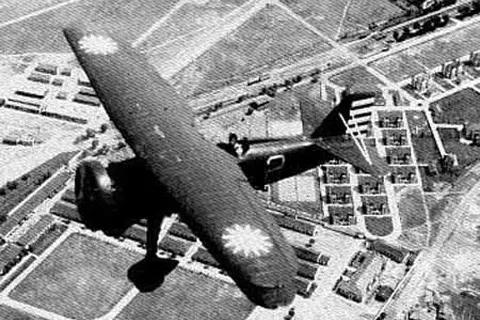 大中华民国空军歼敌在祖国的万里蓝空