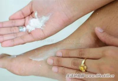 教你3招 轻松摆脱脚臭的困扰!