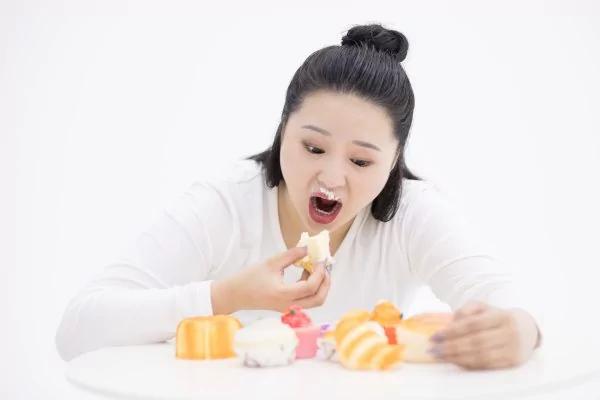 看他在饭桌上的吃相 就知道一个人有没有教养 一看一个准!