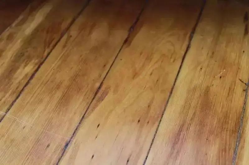 拖地的时候地板难干?试试这个妙招 拖完地几秒就干