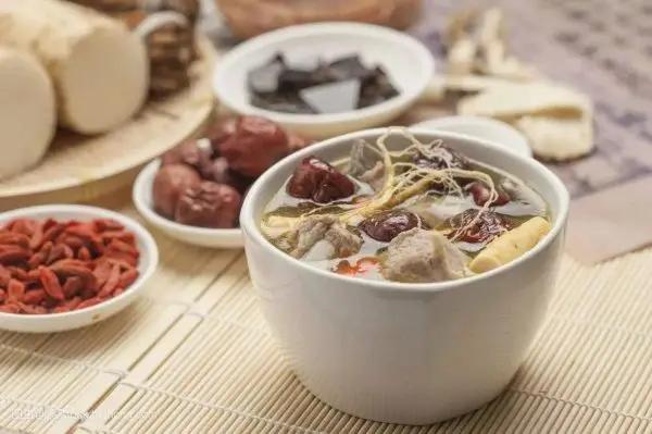 手脚冰冷就进补!中医师:这种人要当心 越补越糟糕