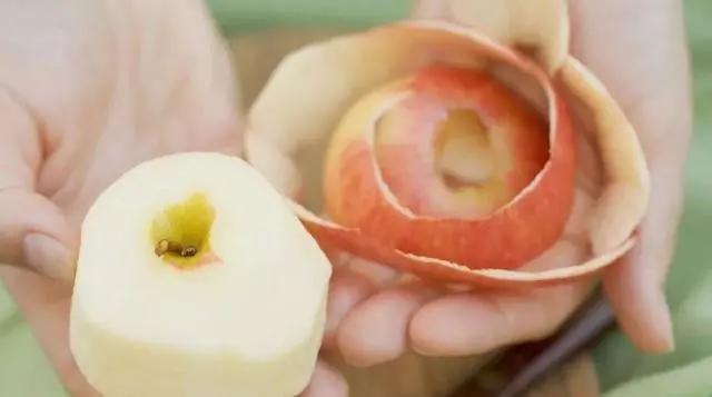 苹果皮烂橘子来养花 效果相当好 花儿疯长不黄叶!