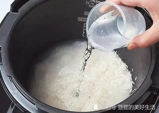 千万别这样洗米!稻米达人教你怎样煮一锅香喷喷的米饭
