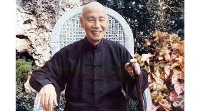 十年浩劫期间 蒋介石在台湾干什么?