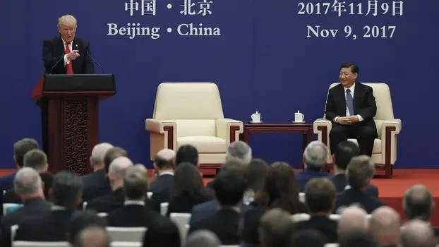 美國總統特朗普（左）2017年 訪問中國大陸時與 中共國家主席習近平（右）出席一個活動。（美聯社）