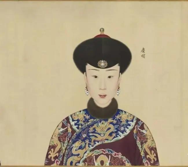 乾隆皇帝与他十二位后妃嫔的真容 图集