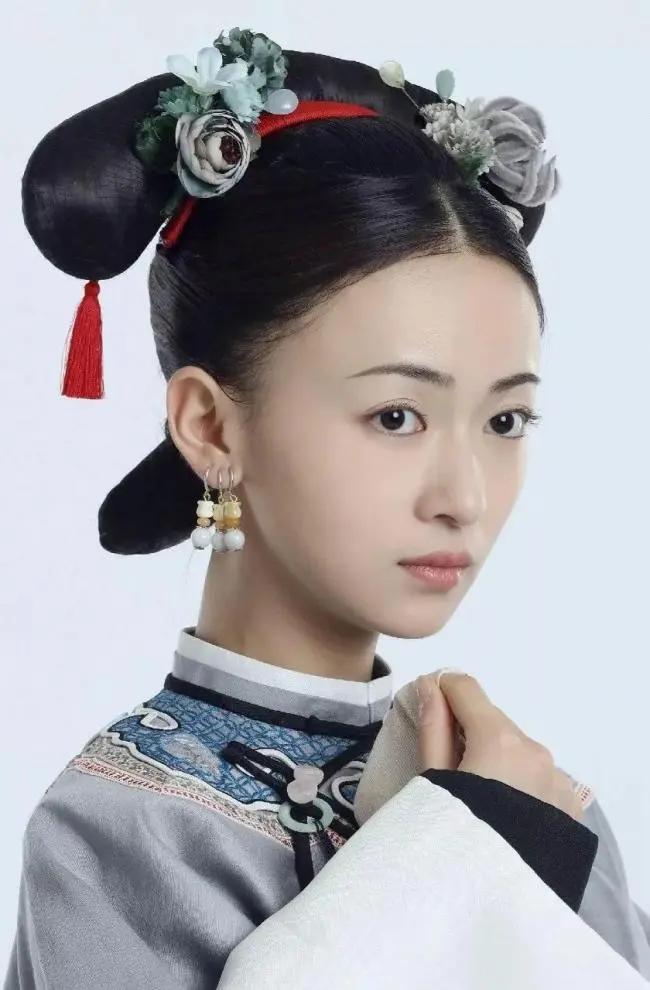 乾隆皇帝与他十二位后妃嫔的真容 图集