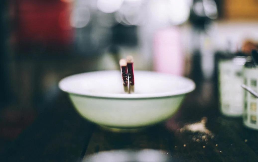 热贴:用了2年的木质筷子多脏?这种细菌可致癌…