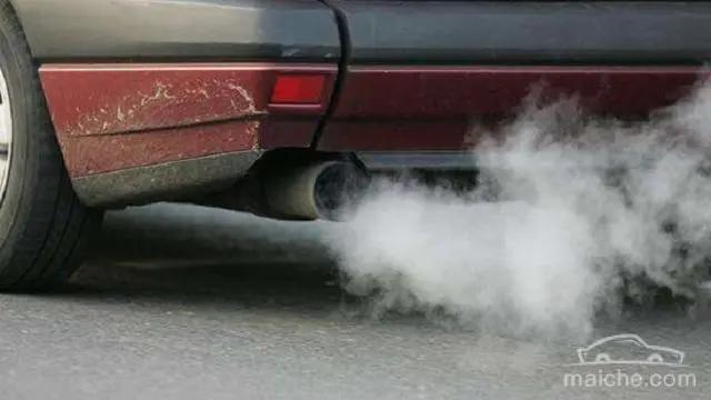 排氣管冒白煙、黑煙、藍煙意味什麼?搞不懂 等著發動機大修吧 2 20181203115354821