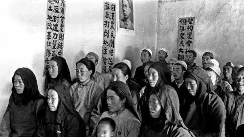 匪夷所思!中共在土改中强行分配地主的老婆和闺女