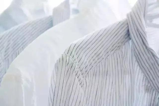 用一个可乐瓶洗衣服 竟然比手洗的还干净?