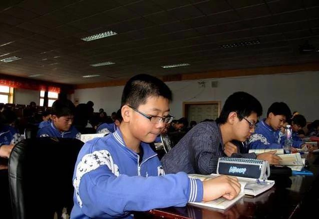 越吃眼睛越亮的一道菜 学生吃了 护眼明目 老人吃了 预防老花眼