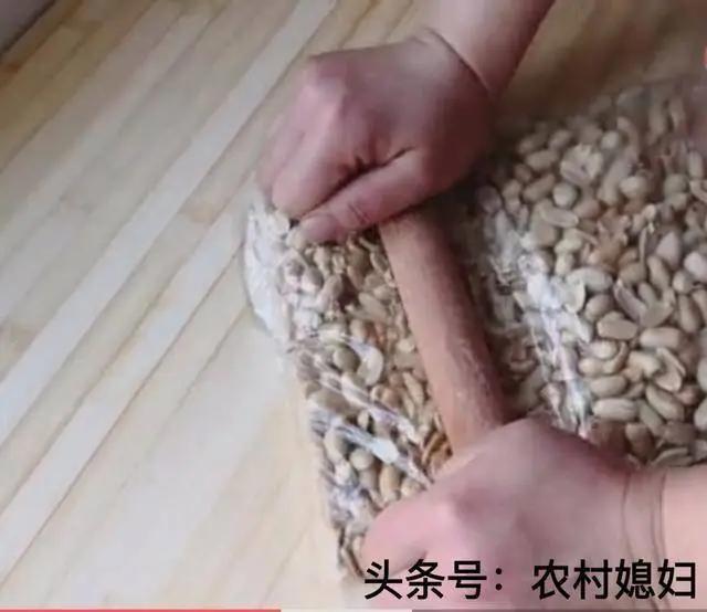 自创的花生芝麻糖 吃了都说好 有小时候的味道!