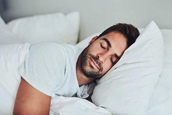 研究:每晚睡眠少于6小时 恐患心血管疾病