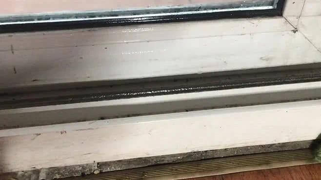 玻璃这样擦 干净得一粒灰尘都看不见 赶紧趁着年前大扫除试一试