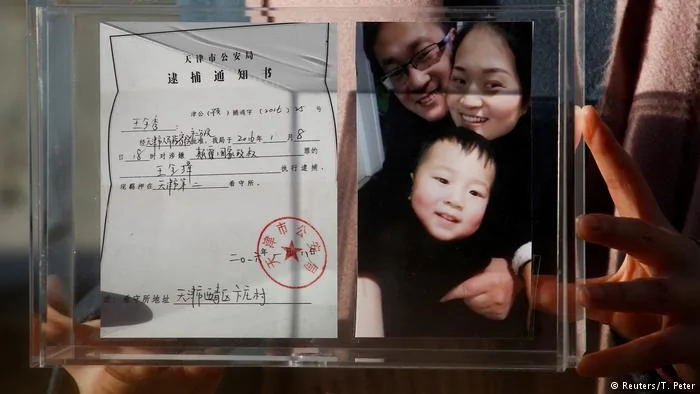 China Wang Quanzhang und Li Wenzu Familienbild (Reuters/T. Peter)