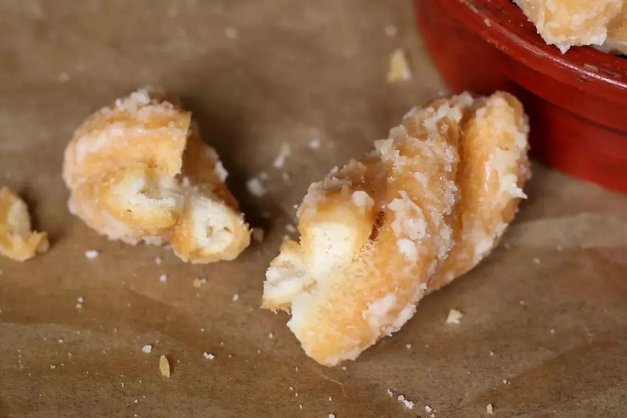 小时候 年夜饭前最期盼吃到的一整盒甜