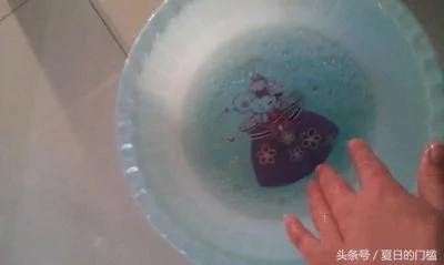 清洁阿姨教你一招 一个星期不用拖地 地板依然干净!