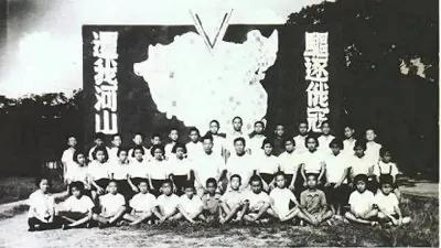 中国的人民是如何被“爱”上苏联的