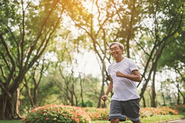 最新研究:做到这3点可延寿6年 远离6种慢性病