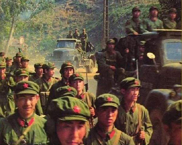 【老照片】当年你反美时尸骨如山 如今川金会在越南不带你玩了