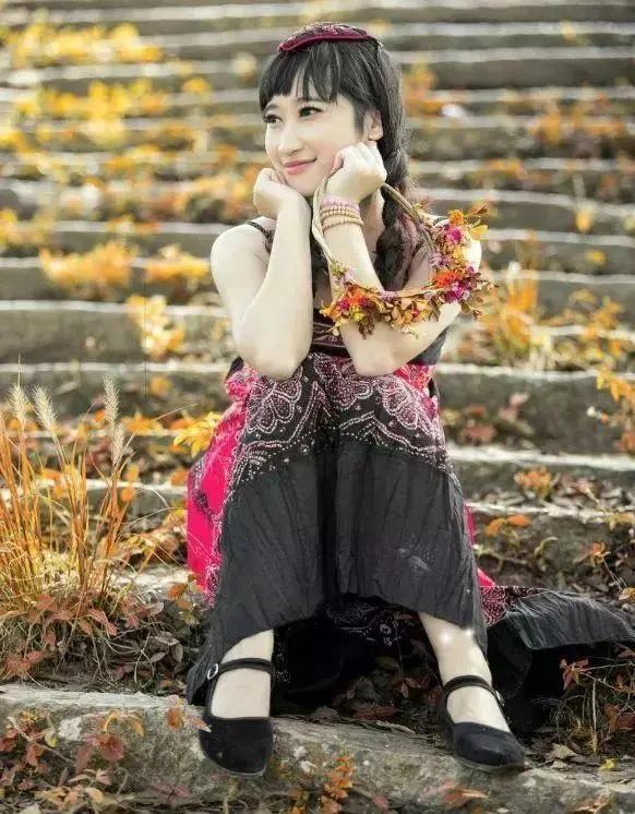 9个拍照姿势 教你如何拍出比别人好看10倍的照片