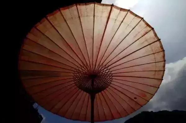 窗户纸沾水就破 下雨天咋办?古人:办法多的是!
