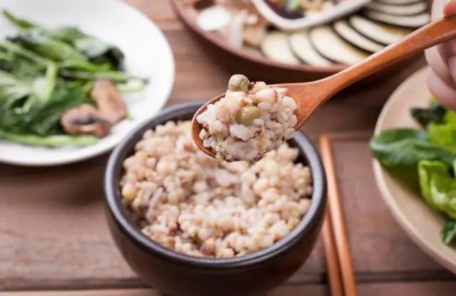 粗茶淡饭的可怕后果 可能比爱吃肉更早进医院…