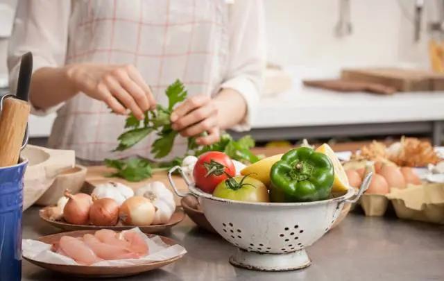 粗茶淡饭的可怕后果 可能比爱吃肉更早进医院…
