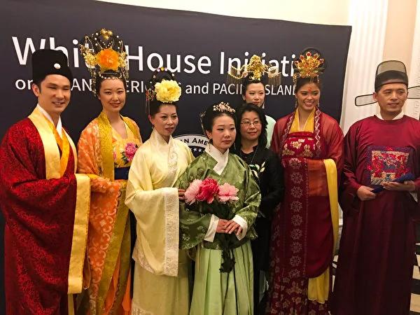 日月换新象 汉服在白宫