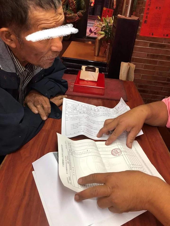 7旬学霸阿伯“1年修完生医硕士” 携“全科A成绩单”申请妈祖奖学金!