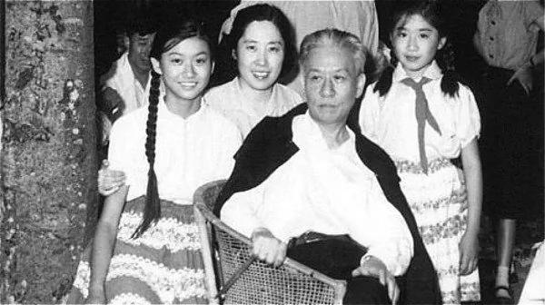 党员修养如何?女儿曝刘少奇的自私虚伪丑恶