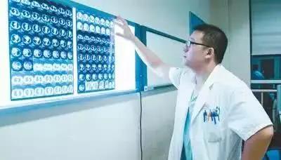 领导 这篇文章需要您看一下…