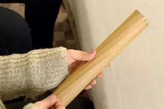 扫了30年的地才发现 塑胶袋套在扫把上 千家万户的难题就解决了!