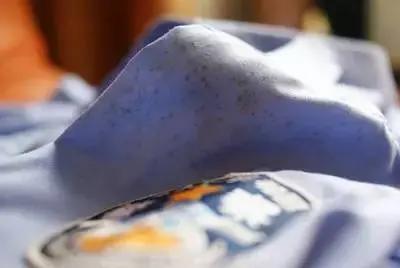 衣服不管染上什么 用这招都能洗掉 太实用了!