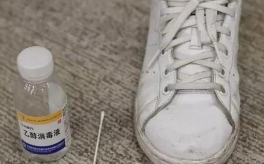 天呐!小白鞋居然这样洗就变成新的了!真后悔以前都直接扔!