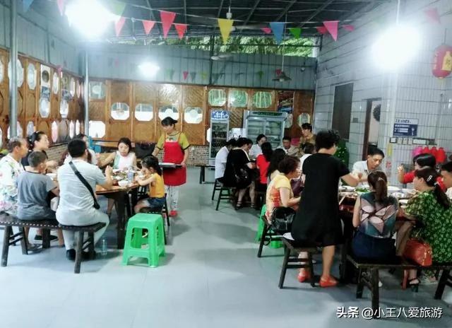 导游在游客聚餐时会偷偷离开 为啥不和大家一起吃?其实很多人都误会了!