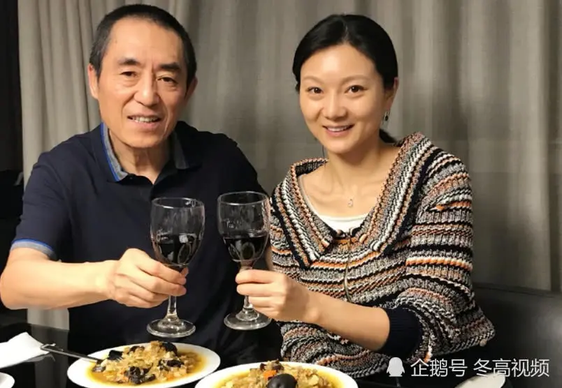 出身富二代唱歌未走红26岁嫁50岁的歌王儿女双全幸福至今 阿波罗新闻网
