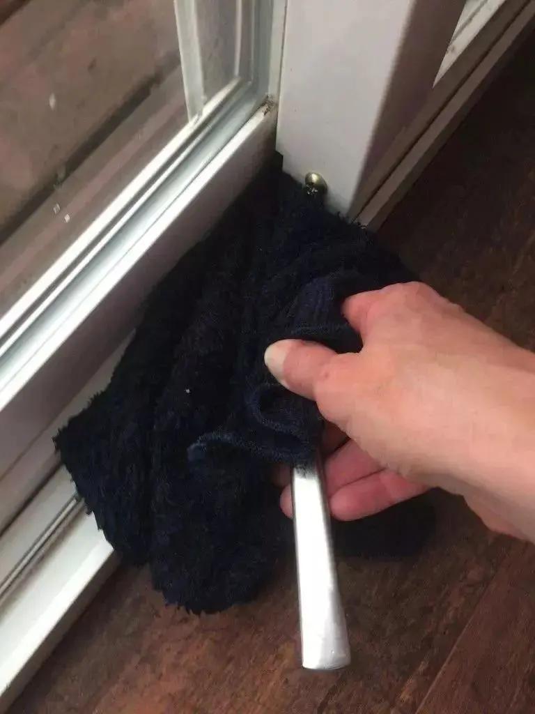 风扇脏了难清理?教你一招 不用拆电风扇 立马洁净无尘!