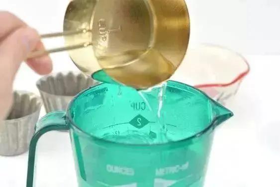 风扇脏了难清理?教你一招 不用拆电风扇 立马洁净无尘!