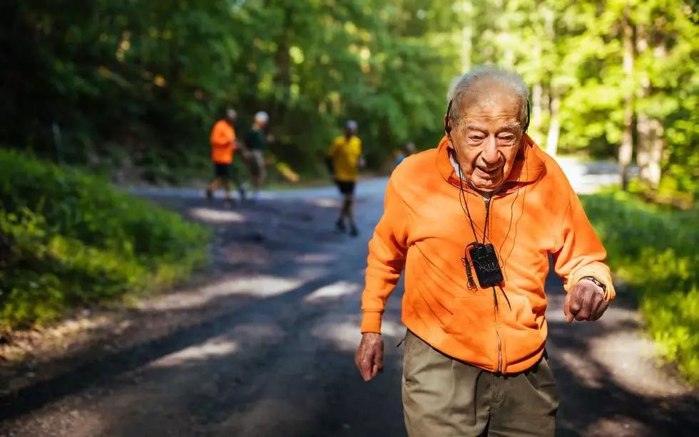 99歲的你能幹什麼？這位老人選擇奔跑