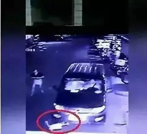 深夜妻子发来一条微信 几秒钟后 丈夫命丧街头…..