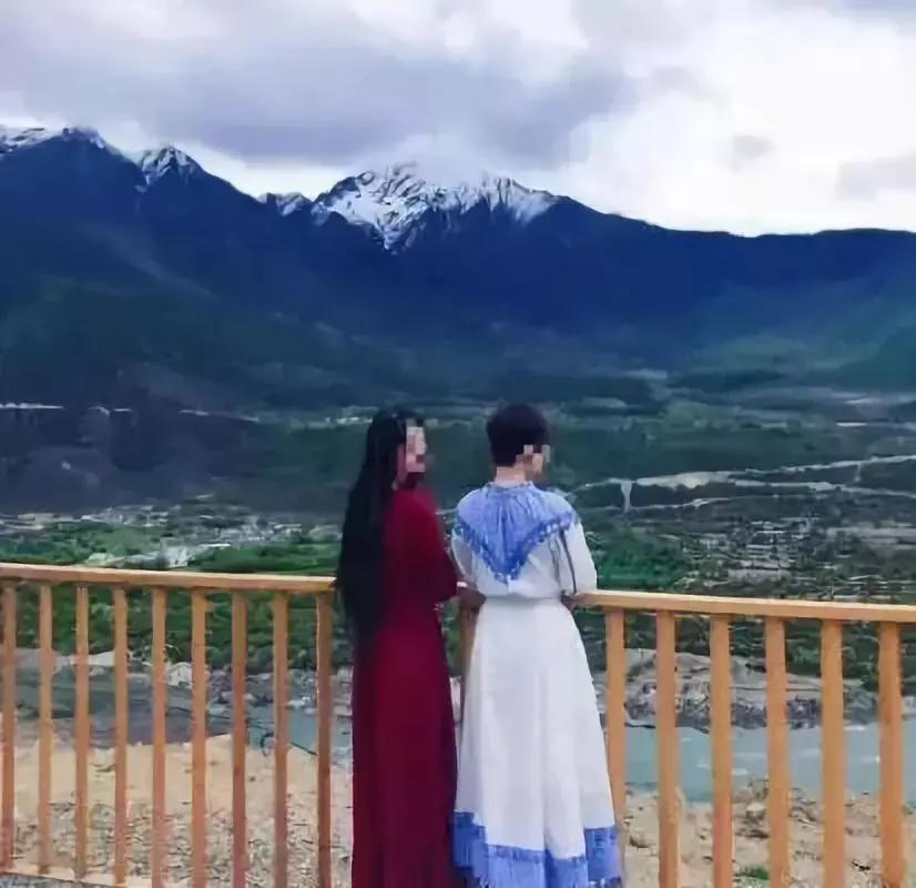 女子网购18件衣服旅游后全退货:你自私的样子 真丑